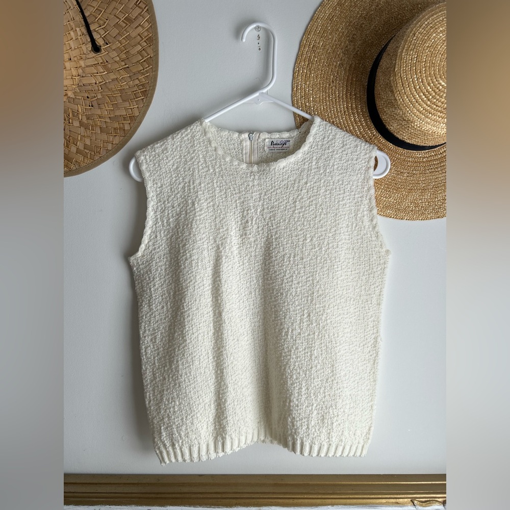 True 70’s western vintage Cream Textured Tank sweater Top